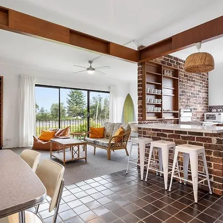 Fun Retro 2 Bedroom Apartment Entrance Exterior photo