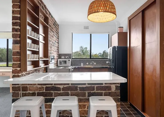 Fun Retro 2 Bedroom Apartment
