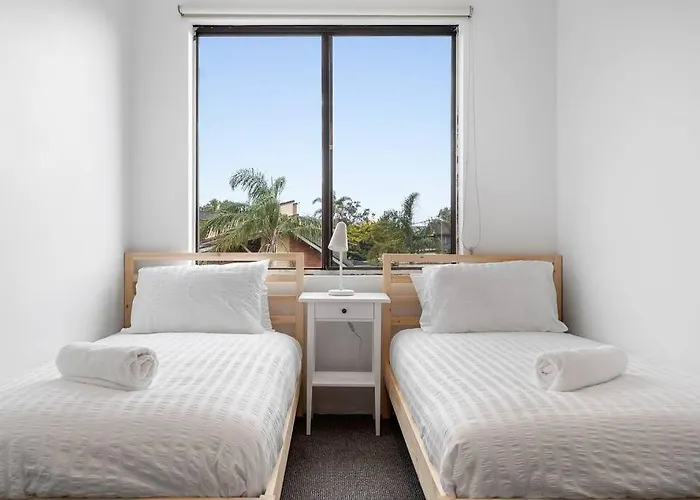Fun Retro 2 Bedroom Apartment